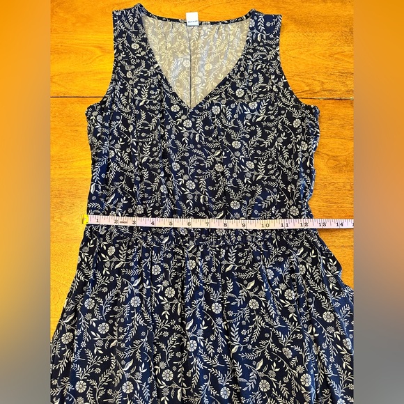 Old Navy dress - Picture 4 of 6